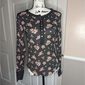 We the Free everest floral thermal